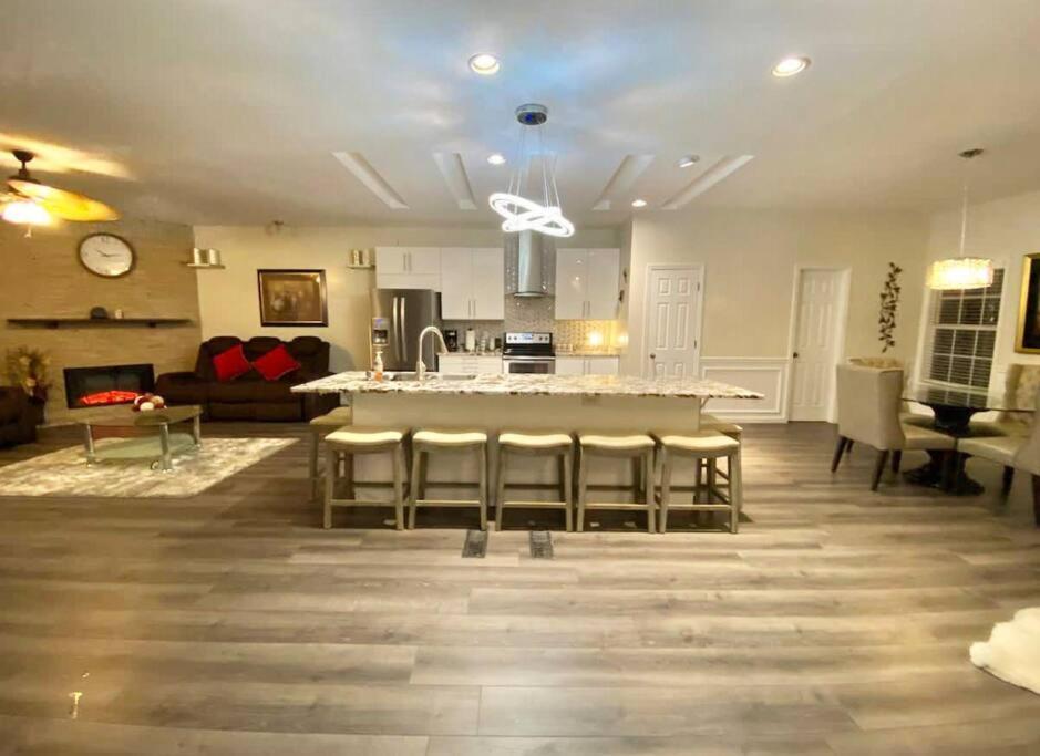 ローレンスビル New Modern House?A Mins To Hwy I-85, 316ヴィラ エクステリア 写真