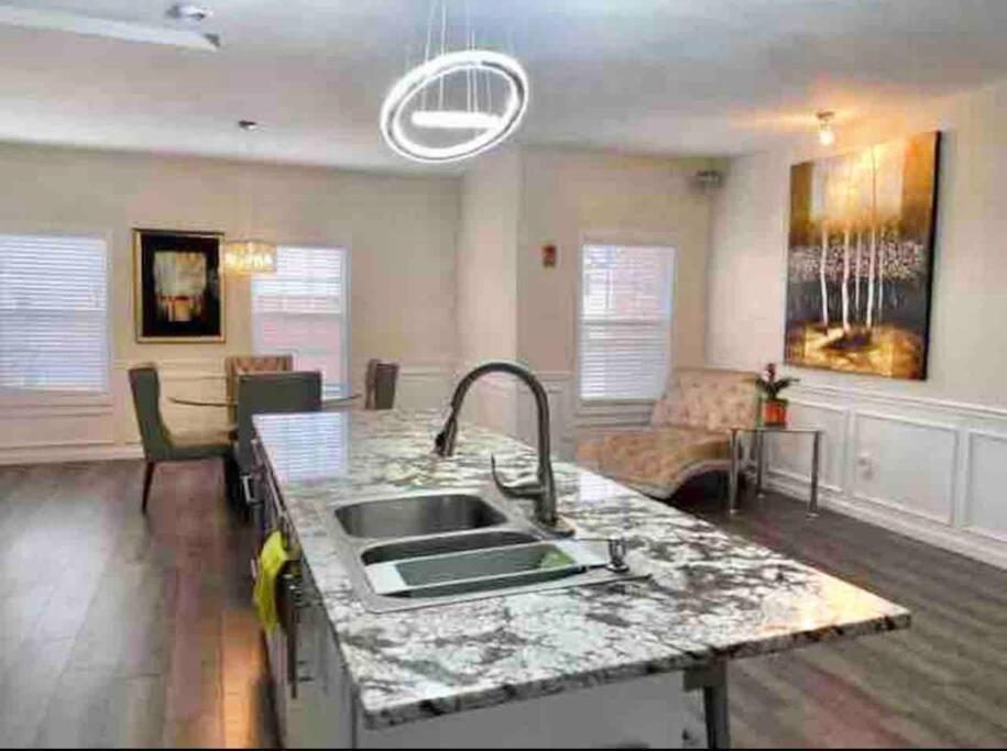 ローレンスビル New Modern House?A Mins To Hwy I-85, 316ヴィラ エクステリア 写真
